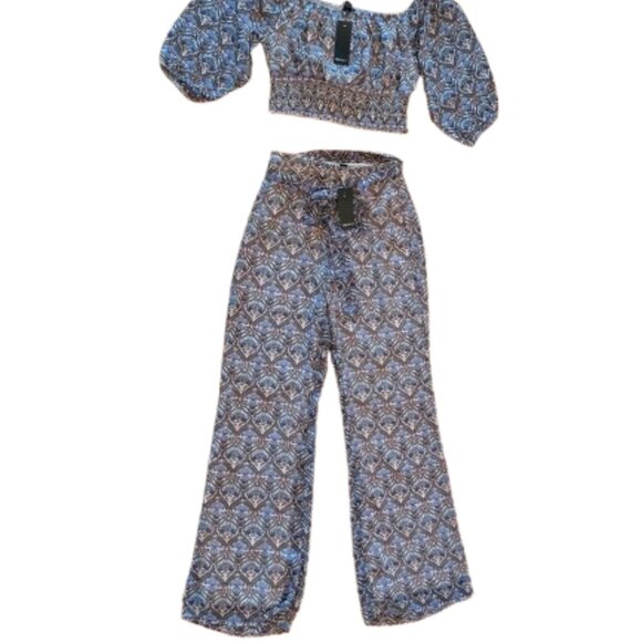 Printed Pants and Crop Top Set Size Medium NEW - Picture 6 of 9